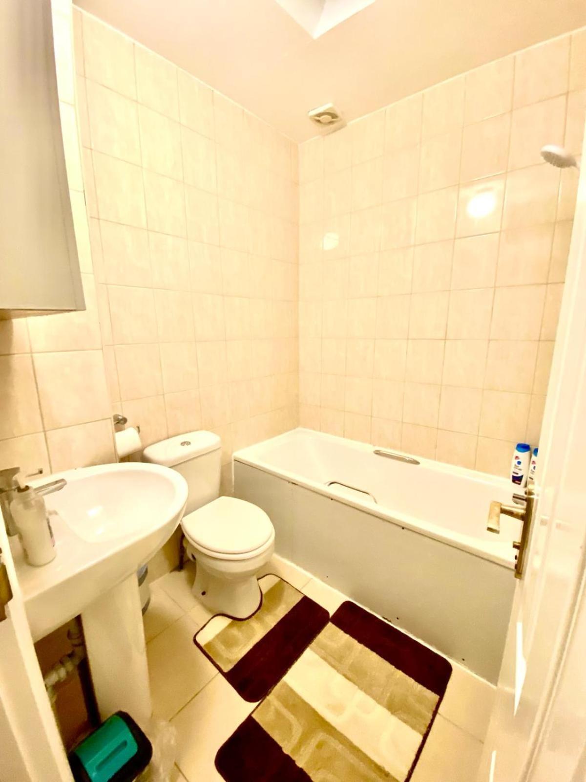Spacious Ground Floor Two Bedroom House On In London Ealing