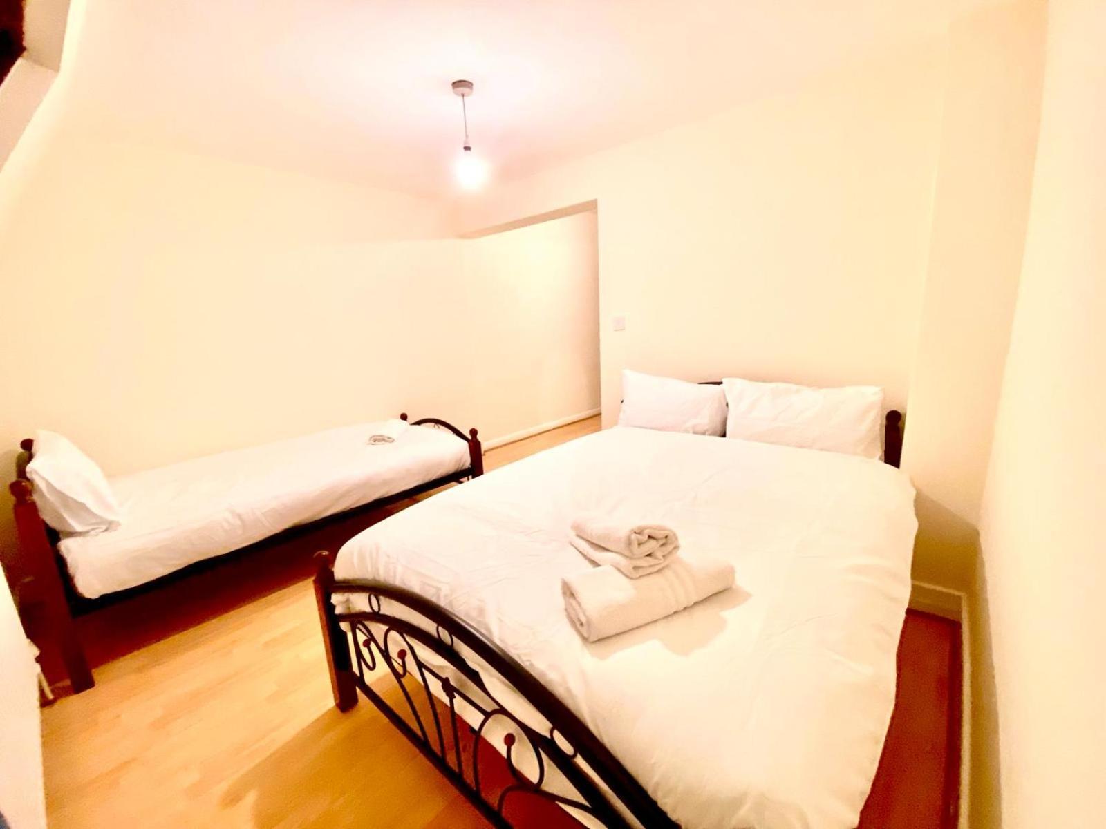 Apartment Spacious Ground Floor Two Bedroom House On In London *